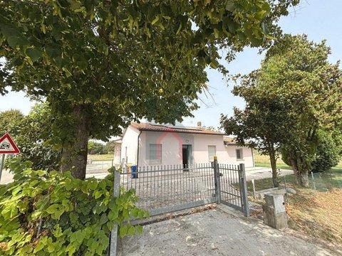 Casa indipendente a Cava - Romiti, Forlì