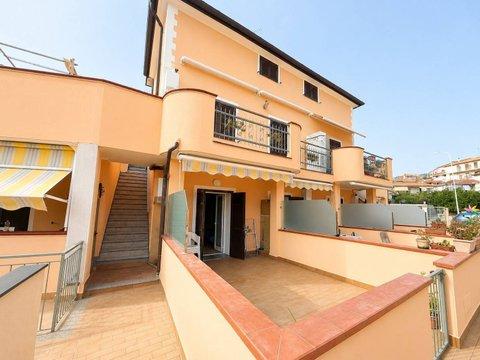 Bilocale in Via Michele Albavera, 3, San Bartolomeo al Mare