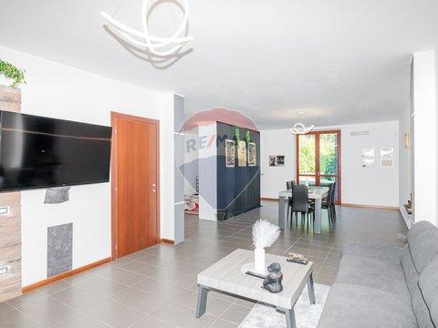 Trilocale in Via Papa Giovanni Paolo Iiº, 2, Serenella - Zona Selmo, San Giuliano Milanese