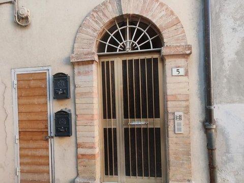 Appartamento su due piani in Via dell'Isola Romana, Centro, Bastia Umbra
