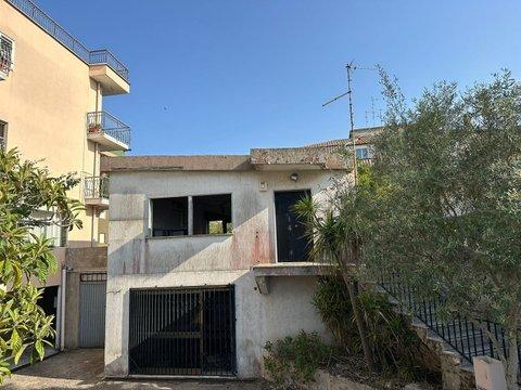 Casa indipendente in Via Emanuele Paparo, 6, Città, Vibo Valentia
