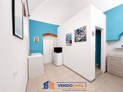 Monolocale in Via Giuseppe Garibaldi, Centro - Olivette, Loano