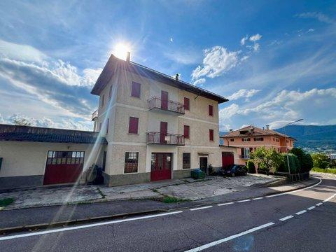 Casa indipendente in Via IV Novembre, 61, Borgo d'Anaunia