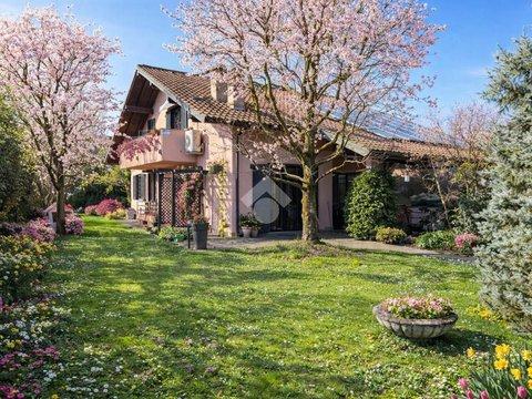 Villa in Via Sicilia, 22, Carnate