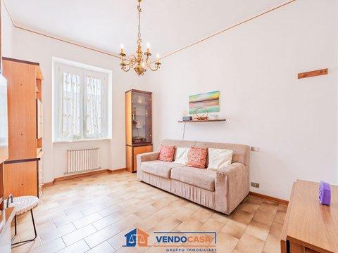 Bilocale in Via Flavio Gioia, 3, Zona Ponente, Alassio