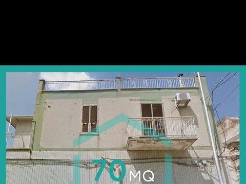 Casa indipendente in Via M. R. Imbriani, 162, Canosa di Puglia