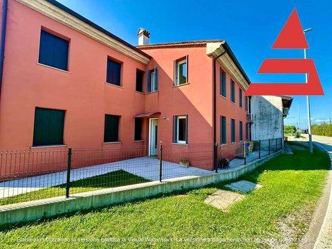 Villetta a schiera in Via Alessandro Manzoni, 11, Mussolente