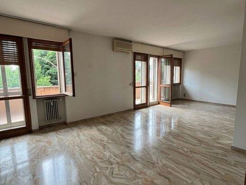 Quadrilocale in Via Roberto Marin, Città Giardino, Padova