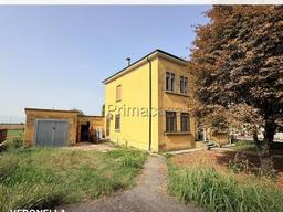 Casa indipendente in Piazza Guglielmo Marconi, Veronella