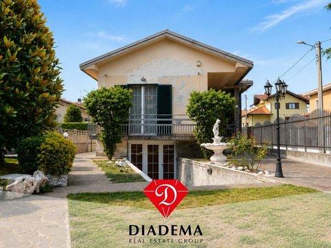 Casa indipendente in Via Saverio Mercadante, 12, Fagnano Olona