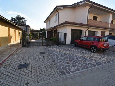 Villetta a schiera in Circonvallazione Ovest, 28, Luzzara