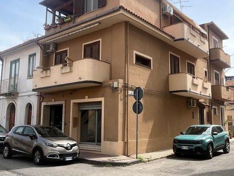 Quadrilocale in Via Sarino Pugliese, 47, Gioia Tauro