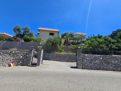 Villetta a schiera in Via Luigi Bozzaotra, Massa Lubrense