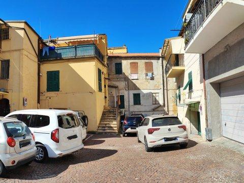 Monolocale in Piazzetta dell'Olmo, 8, Oneglia, Imperia