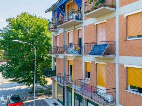 Trilocale in Via Antonio Cecchi, 2 b, Crocetta, Reggio Emilia