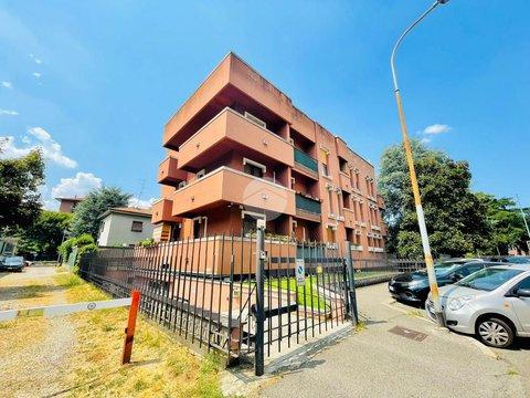 Trilocale in Via Gerolamo Rovetta, 2, Cederna-Stadio, Monza