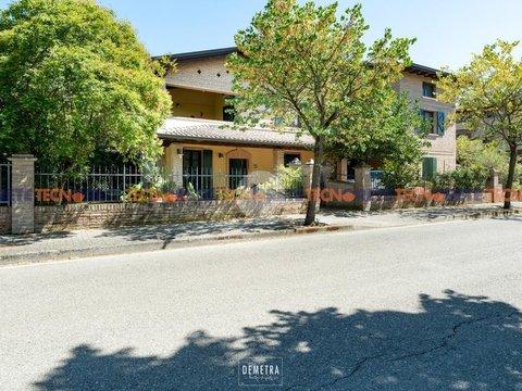 Quadrilocale in Via dei Cantastorie, 6, Castelfranco Emilia