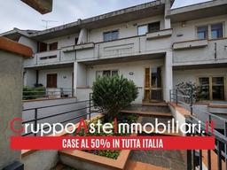 Appartamento su due piani in Via G. Ungaretti s.n.c, Centro, Montale
