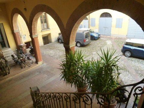 Bilocale in Via Squadroni, Duomo, Reggio Emilia
