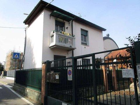Bilocale in Via Alfonso Marelli, 30, San Fruttuoso, Monza