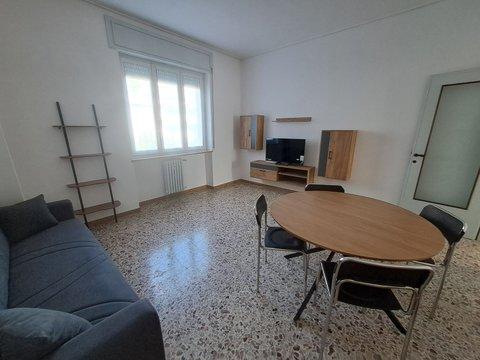 Trilocale in Viale Montello, 8, Belfiore-Valletta Paiolo, Mantova