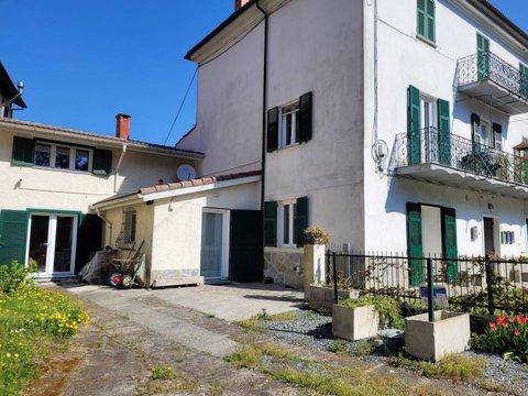 Villetta a schiera in Via Tagliata della Chiesa, 45, Pontinvrea