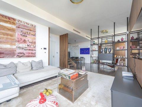 Appartamento su due piani in Via Alserio, 10, Isola, Milano