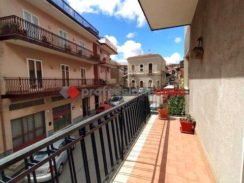 Appartamento in Via Roma, 66, Pedara