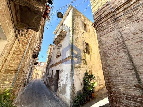Villetta a schiera in Via Vittorio Emanuele III, 16, Fresagrandinaria