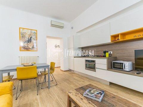 Bilocale in Via Garigliano, 12, Isola, Milano