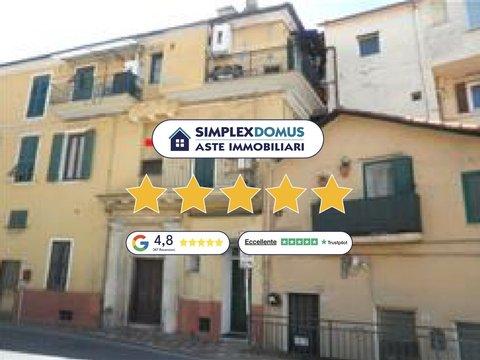 Trilocale in Via Giacomo Agnesi, Oneglia, Imperia