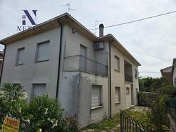 Villetta a schiera in Via Alessandro Manzoni, Sassonia, Fano