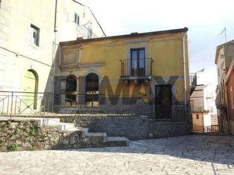 Casa indipendente in Via Serro, 39, Cesarò