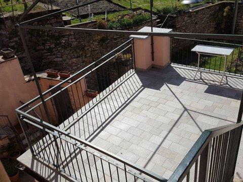 Appartamento su due piani in Via Roma, Torno
