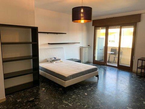 Camera in Via Giovanni Battista Tiepolo, 26, Portello - Ospedali, Padova