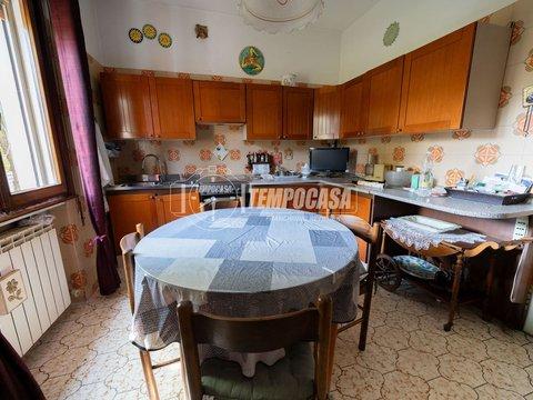 Appartamento su due piani in Via I Maggio, Noventa Padovana