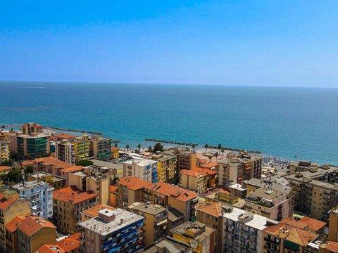 Trilocale in Passeggiata Cavallotti s.n.c, Centro Città, Ventimiglia