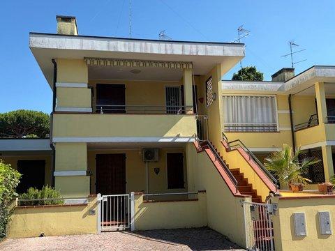 Villetta a schiera in Viale Liberia, Lido delle Nazioni, Comacchio