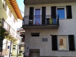 Casa indipendente in Via Milano, 18, Tovo di Sant'Agata