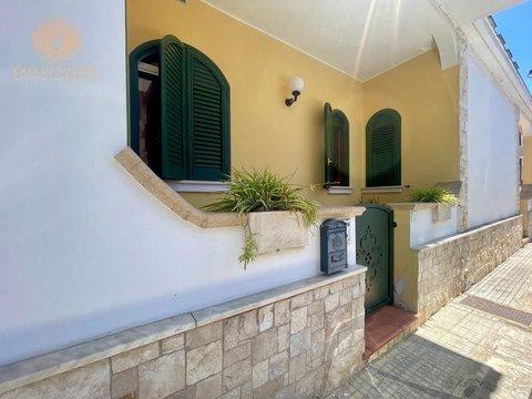Villetta a schiera in Via .Petrarca, 17, Miggiano