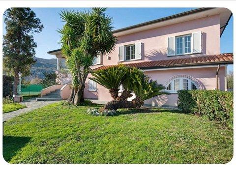 Villa in Via G. Amendola, 25, Cafaggio, Ameglia
