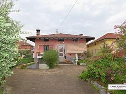 Villa in Via Antonio Rosmini, 12, Rivarolo Canavese
