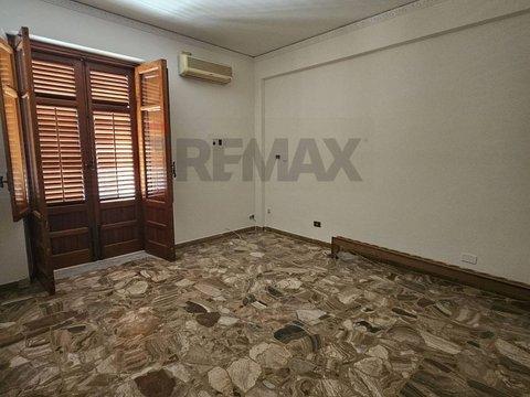 Appartamento in Via Massimo D'Azeglio, 9, Caravella - Stadio, Bagheria