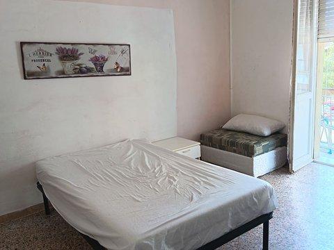 Camera in Via Alceo Cattalochino, 64, Centro, Sassari