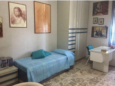 Camera in Cupa Fosso del Lupo, 48, Secondigliano, Napoli