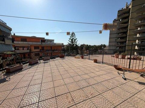 Trilocale in Via Aurelia Ponente, 52, Zona Levà - Zona Borghi, Taggia