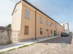 Villetta a schiera in Corso Guglielmo Marconi, 69, Novi di Modena