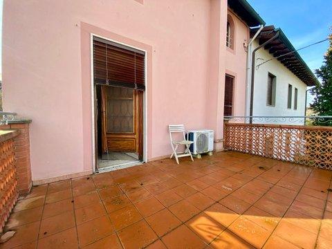 Villetta a schiera in Via Eugenio Passamonti, 156, San Concordio, Lucca