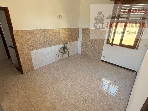 Bilocale in Via Roma, 6, San Genesio ed Uniti