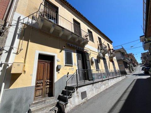 Casa indipendente in Via Giuseppe Mazzini, 64, Santa Maria di Licodia